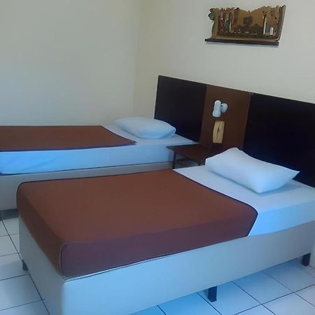 Hotel Augusta Garut Exterior foto