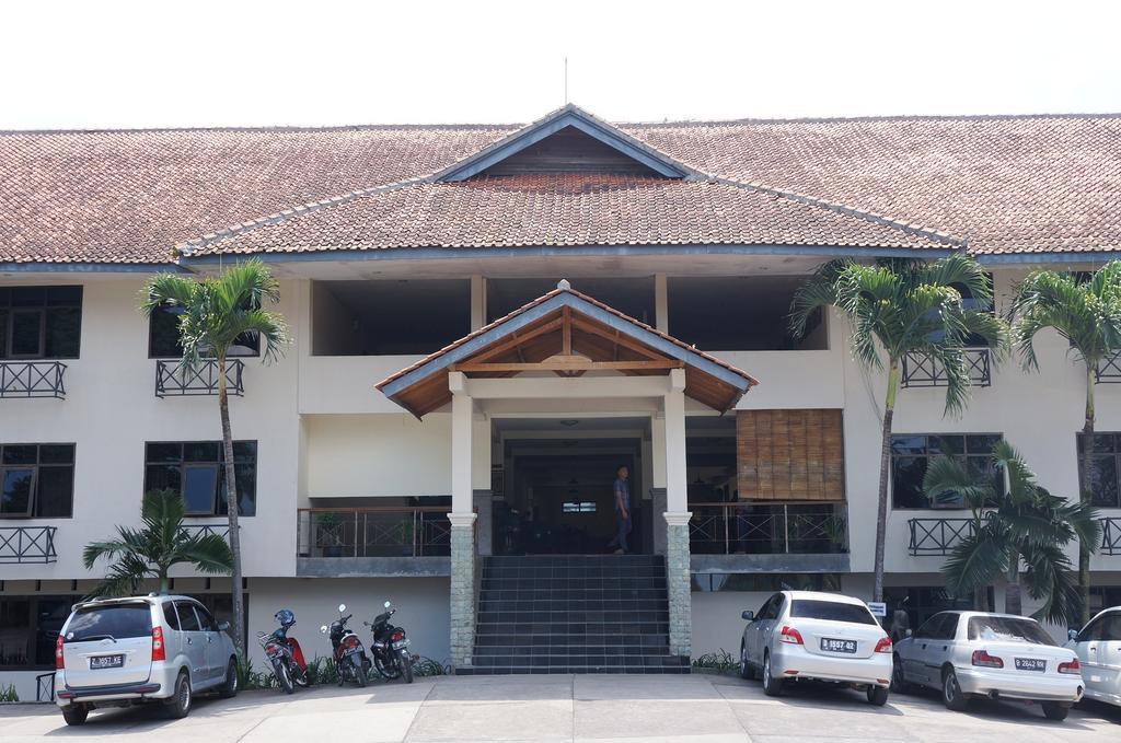 Hotel Augusta Garut Exterior foto