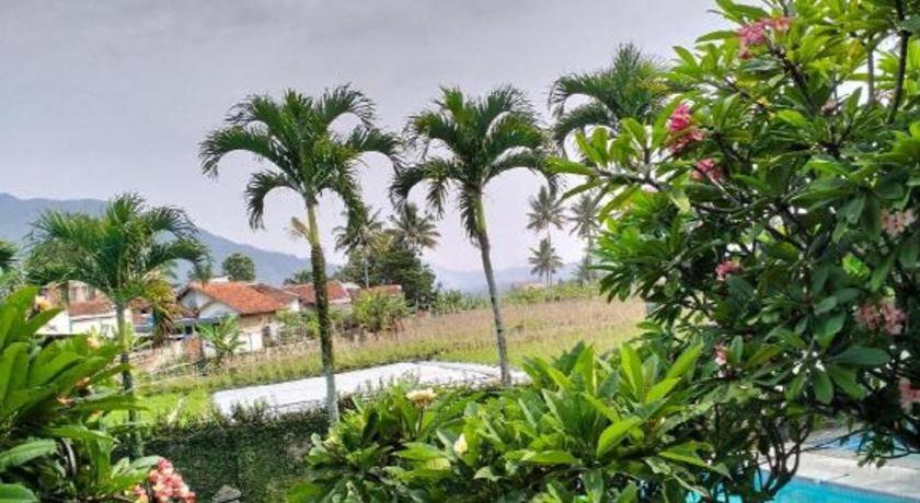 Hotel Augusta Garut Exterior foto